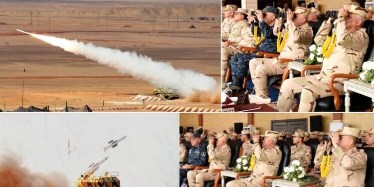 وزير الدفاع يشهد تنفيذ المرحلة الرئيسية للرماية الصاروخية لقوات الدفاع الجوي