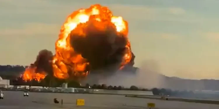 تحطم طائرة أمريكية بعد إقلاعها من مطار لويزفيل بولاية كنتاكي