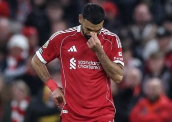 سلوت يكشف أسباب استبعاد محمد صلاح من تشكيل ليفربول