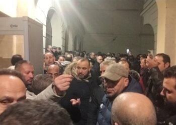 المصريون يحتشدون بباريس للمشاركة في المرحلة الثانية من انتخابات النواب