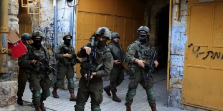 قوات خاصة إسرائيلية تقتحم مدينة نابلس شمالي الضفة الغربية