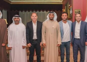 تفاصيل زيارة رئيس المجلس الوطني للإعلام بالإمارات لـ الزعيم عادل إمام