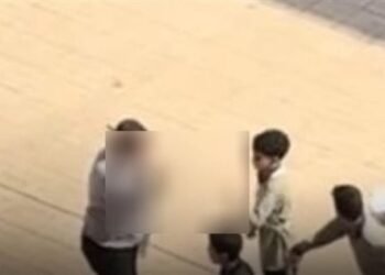 النيابة الإدارية تفتح تحقيقا في واقعة ضرب معلم لأحد الطلاب بعصا خشبية