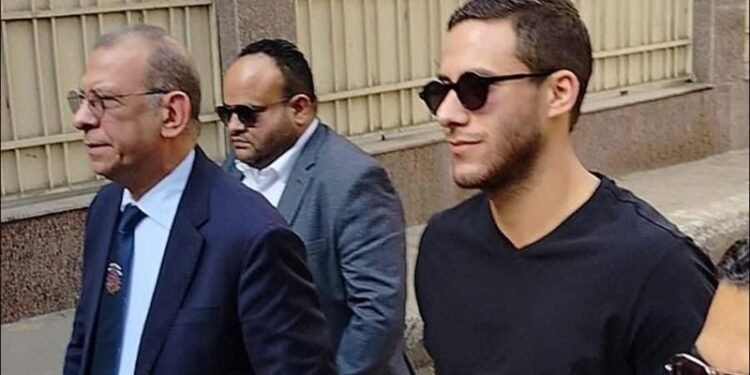 محامي المتهم الأول بقضية رمضان صبحي ينتحي عن الدفاع