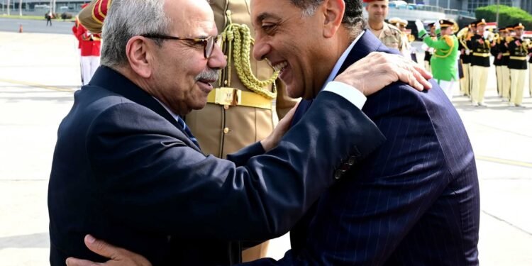 رئيس الوزراء: نتطلع لتوسيع مجالات التعاون مع لبنان في مختلف القطاعات