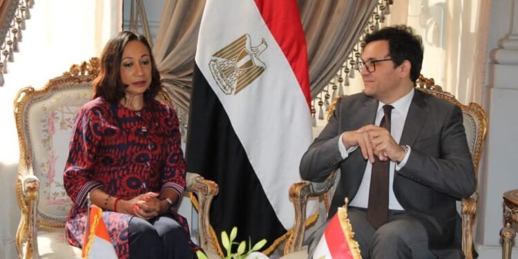 وزير الثقافة: نطمح لتنفيذ مشروعات مشتركة تدعم الفنون والثقافة بين مصر وكوت ديفوار