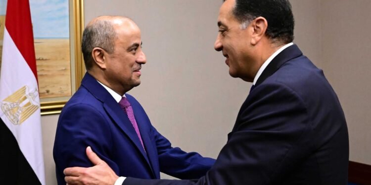 رئيس الوزراء يؤكد دعم مصر للحكومة الشرعية اليمنية ويستعرض فرص التعاون المشترك