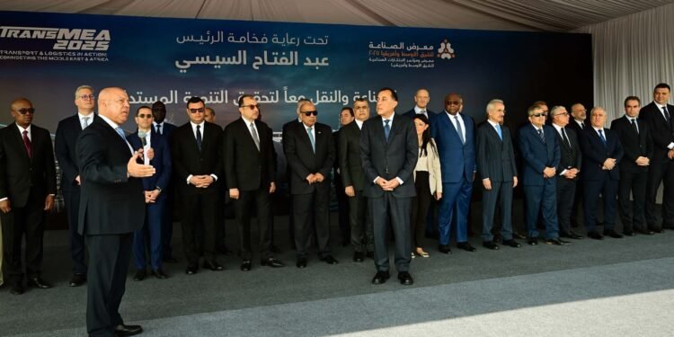 رئيس الوزراء: الصناعة والنقل معًا قاطرة النمو والتنمية المستدامة