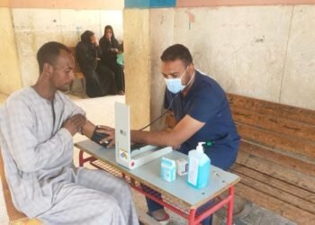 321 فرقة طبية أمام اللجان لتأمين الناخبين في محافظات التأمين الصحي الشامل