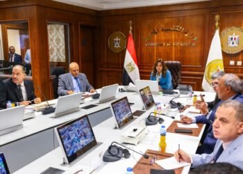 وزيرة التنمية المحلية تتابع سير انتخابات مجلس النواب بمحافظات المرحلة الأولى مع المحافظين