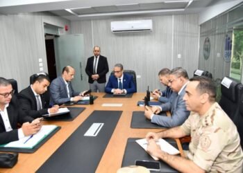 محافظ الفيوم يتابع انتخابات مجلس النواب  بجميع لجان التصويت بمختلف الدوائر