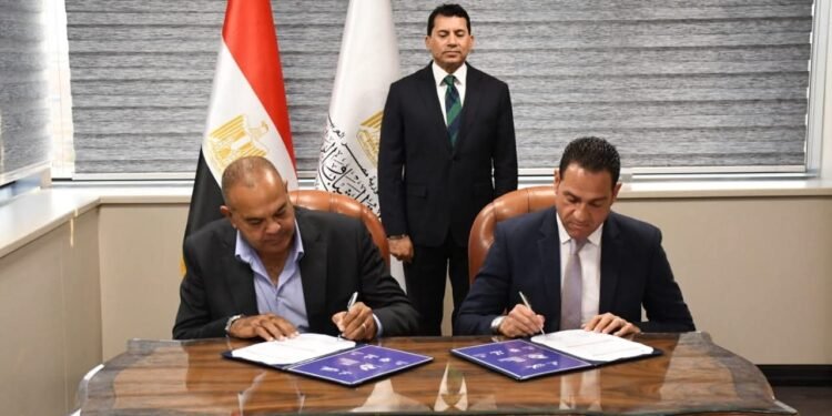 وزير الشباب والرياضة يشهد توقيع بروتوكول تنظيم بطولة العالم للسباحة بالزعانف للجامعات 2026 بشرم الشيخ