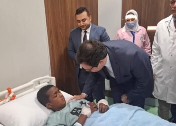 وزير الثقافة يزور طلاب أسوان المصابين في حادث طريق إسنا وتوفير الدعم لهم