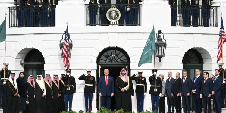 ترامب يستقبل ولي العهد السعودي محمد بن سلمان في البيت الأبيض