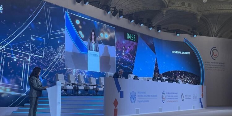 وزيرة التنمية المحلية: تمكين المرأة الصناعية ضرورة وطنية… ونرحب باعتبار 21 إبريل يوماً عالمياً للمرأة في الصناعة