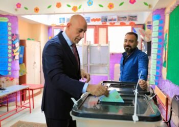 وزير التربية والتعليم يدلي بصوته في انتخابات مجلس النواب بمدرسة رشيد الابتدائية بمصر الجديدة