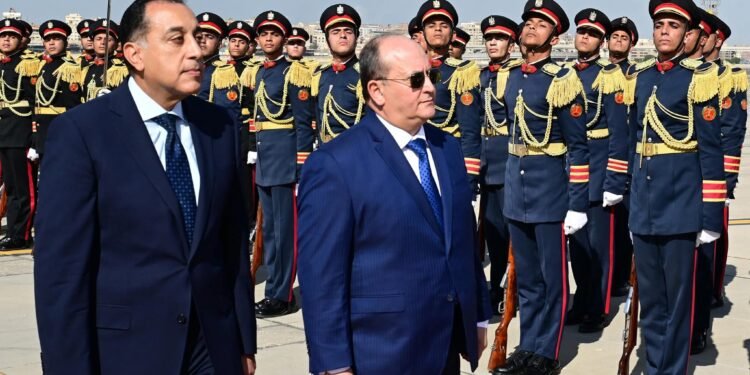 رئيس الوزراء يبحث مع نظيره الجزائري غدًا تعزيز العلاقات الاقتصادية والاستثمارية