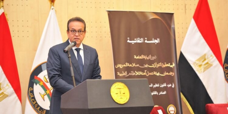 وزير الصحة: لا تهاون مع المعتدين على الأطقم الطبية وقانون المسؤولية الطبية ضمانة لحقوق الجميع
