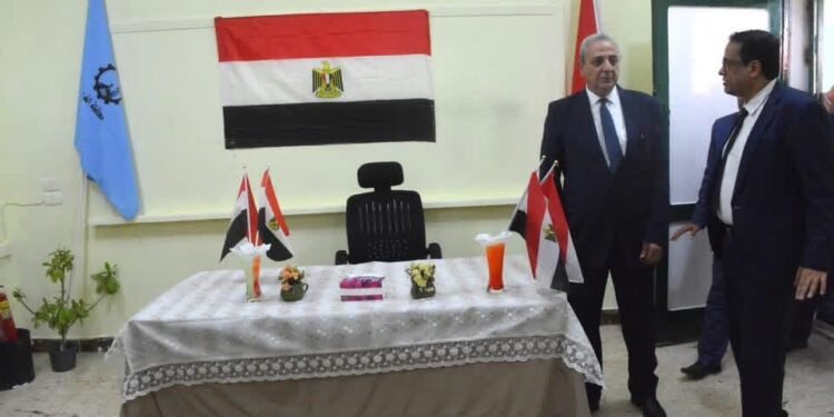 محافظ الغربية يتفقد مدارس المحلة وسمنود لمتابعة تجهيز اللجان الانتخابية قبل انتخابات مجلس النواب