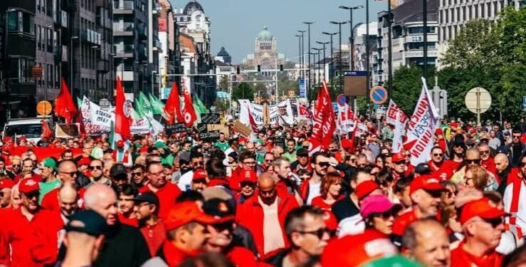 إضراب شامل في بلجيكا يوقف المدارس والمطارات ويعطل النقل العام