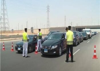 الحملات المرورية على الطرق تضبط 12 هاربًا من أحكام قضائية في بعض المحافظات