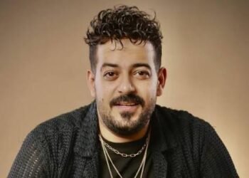 محمود الليثي باكيًا في عزاء إسماعيل الليثي: مكان فرحه هو مكان عزائه