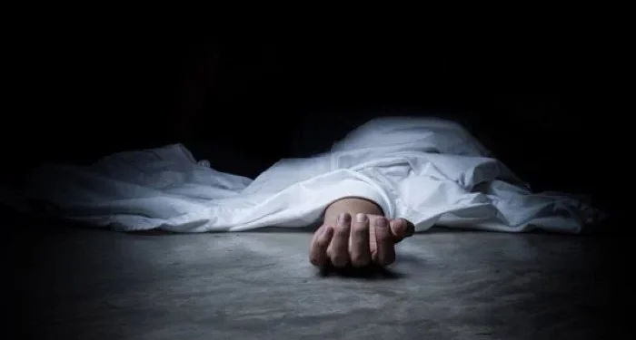 تاجر ملابس يقتل والدته ضربًا بسبب الشك في سلوكها بالجيزة