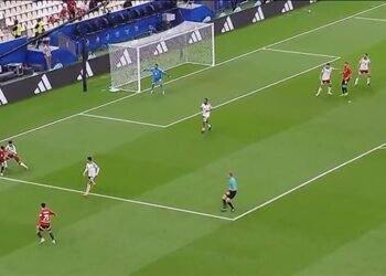 تعادل مثير لمصر أمام الإمارات في كأس العرب بهدف مروان حمدي