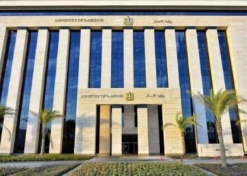 وزارة العمل: التفتيش على 1135 منشأة وتحرير 1031 إجراءً لضبط مخالفات سوق العمل