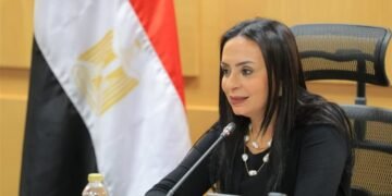 وزيرة التضامن توجه بصرف مساعدات مالية لأسر ضحايا حادث حريق سوق الخواجات بالمنصورة