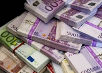 اليورو يواصل الثبات في السوق المصرفي المصري.. وتباين طفيف بين البنوك