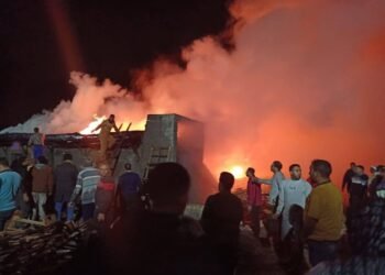 السيطرة على حريق مخزن بلاستيك بالعكرشة في القليوبية