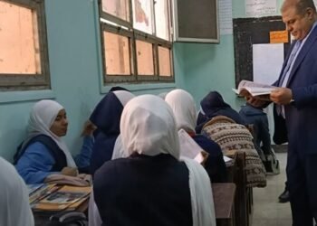 منع الطلاب غير الملتزمين بالزى المدرسي من دخول الامتحانات في قنا