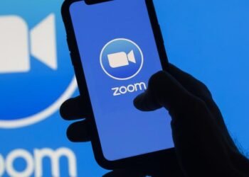 عطل مفاجئ يضرب منصة Zoom