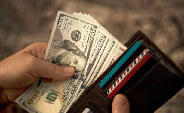 استقرار سعر الدولار في البنوك المصرية اليوم الإثنين 15 ديسمبر 2025