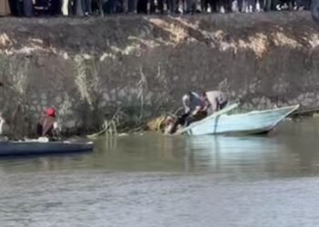 انقلاب ميكروباص بترعة المريوطية أمام كوبري زويل