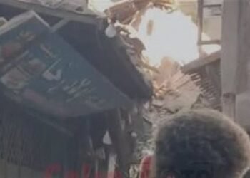 محافظ الجيزة يتفقد موقع عقار إمبابة