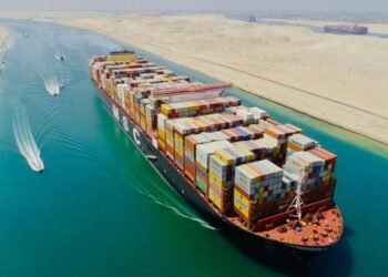 تحسن الملاحة بقناة السويس وزيادة الإيرادات إلى 1.97 مليار دولار منذ يوليو 2025