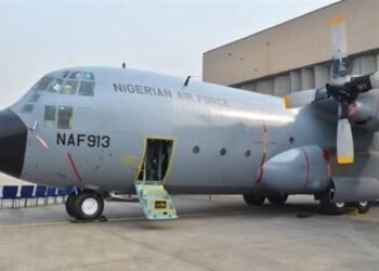 بوركينا فاسو تحتجز طائرة عسكرية نيجيرية وتعتقل 11 ضابطا