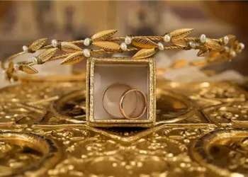 بعد ملامسة الـ 4500 دولار.. الذهب يهبط وسط موجة جني أرباح