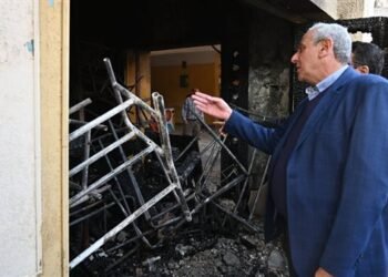 محافظ الغربية ومدير الأمن يتابعان جهود السيطرة على حريق مسرح مدرسة طنطا الزراعية