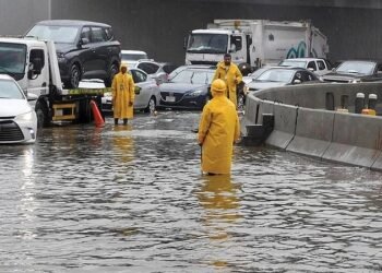 توقف مهرجان البحر الأحمر السينمائي في جدة بسبب عاصفة رعدية وأمطار غزيرة