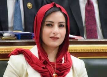 إصابة النائبة آيات الحداد ووالدها إثر حادث سير على طريق الواحات