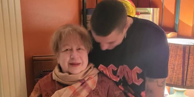 أحمد الفيشاوى يغيب عن جنازة والدته سمية الألفى