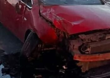 انقلاب سيارة ملاكي بطريق السويس العين السخنة ونقل المصابين إلى مجمع السويس الطبي