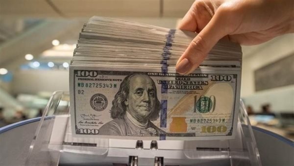 الدولار يتجه لتكبد خسارة سنوية بنحو 10%