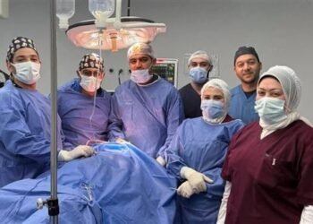 نجاح فريق مستشفى كفر شكر التخصصي في إجراء جراحة دقيقة لمصاب بكسور معقدة