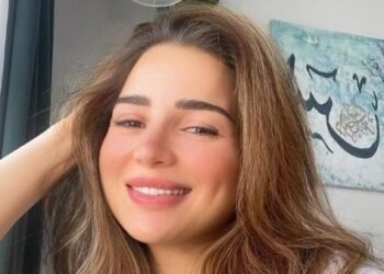 ملحقتش تفرح.. والد مي عز الدين يتعرض لوعكة صحية