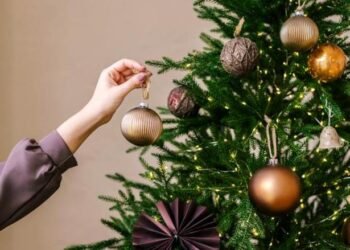 الإفتاء: لا حرج شرعي في تهنئة المسيحيين بأعياد الميلاد