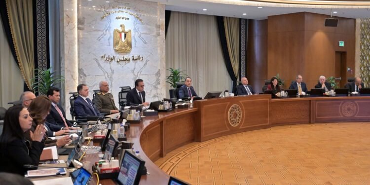 رئيس الوزراء: المعرض الدولي الرابع للصناعات الدفاعية (إيديكس 2025) أصبح يشغل مكانة عالمية في منظومة الصناعات العسكرية والأمنية